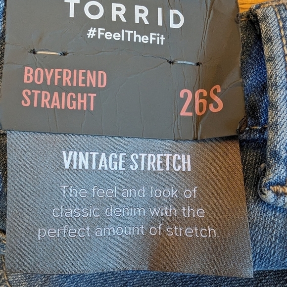 Torrid Boyfriend Straight Vintage Stretch Mid-Rise Jean plus size 26 Short - Picture 9 of 10